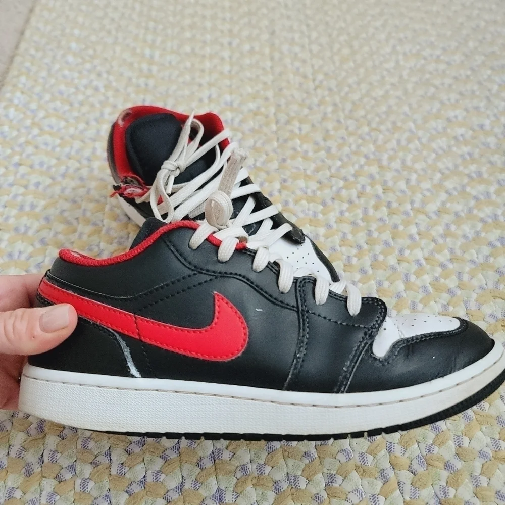 Air Jordan 1 Low Sneakers 6Y